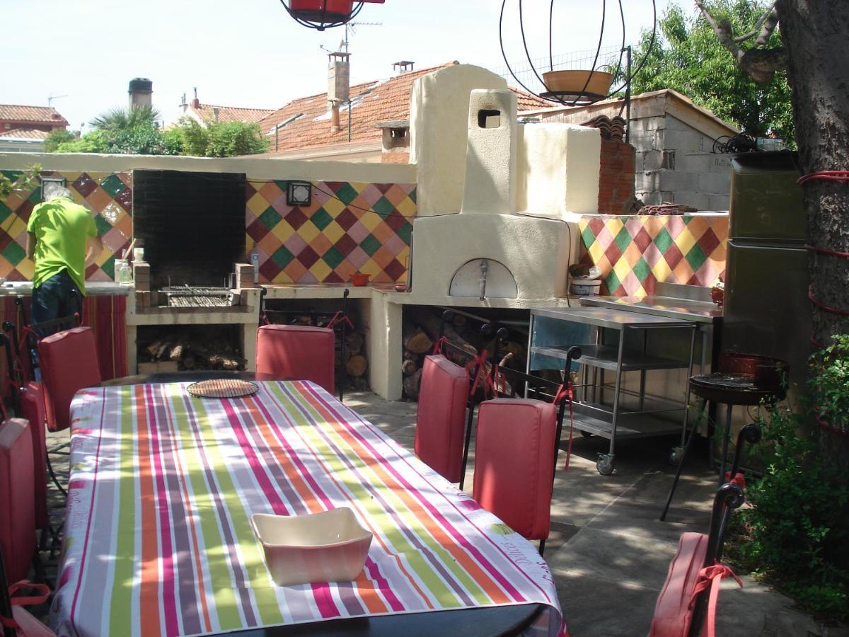 Appartement En Sous Sol De Villa Avec Acces Jardin Et Piscine Marseille Bagian luar foto