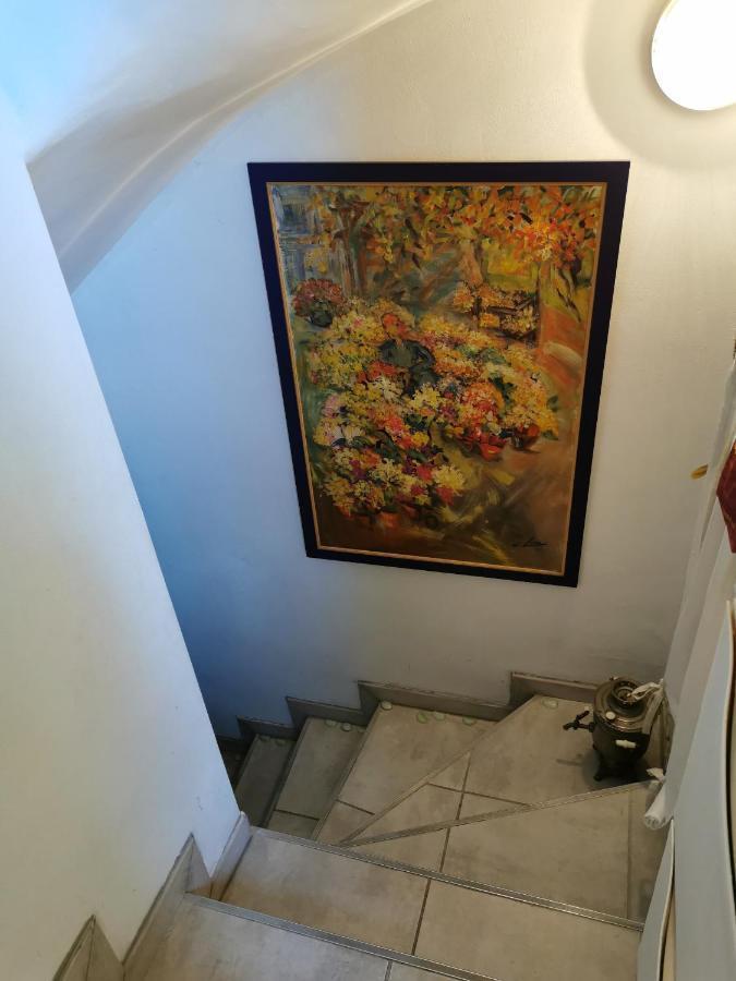 Appartement En Sous Sol De Villa Avec Acces Jardin Et Piscine Marseille Bagian luar foto
